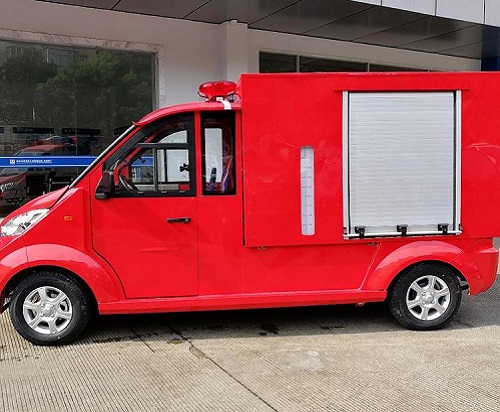 1743997160317289.jpg 消防車5.jpg